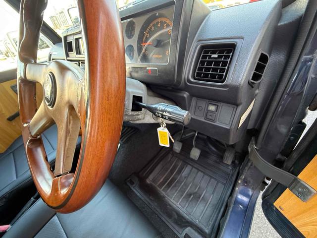 ジムニー HC 4WD MT アルミホイール リフトアップ公認 エアコンレス(62枚目)