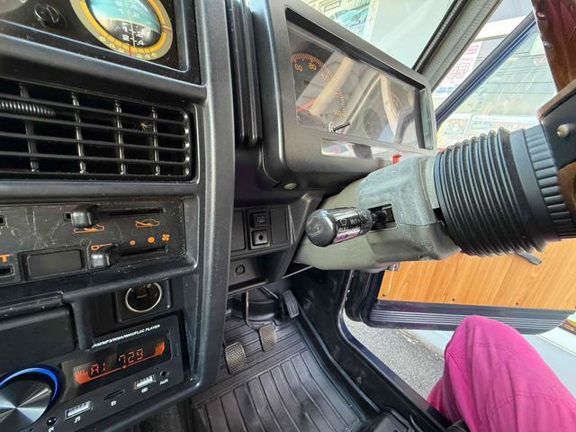 ジムニー HC 4WD MT アルミホイール リフトアップ公認 エアコンレス(63枚目)