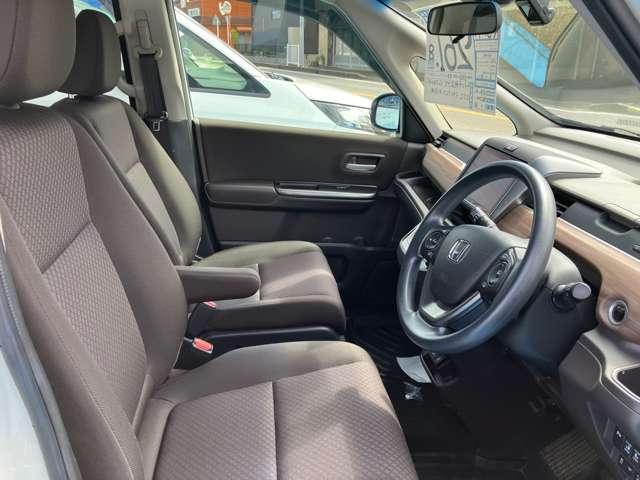 フリードハイブリッド ハイブリッド・Gホンダセンシング 9インチ純正ナビ バックモニター ETC ドライブレコーダー前後(12枚目)