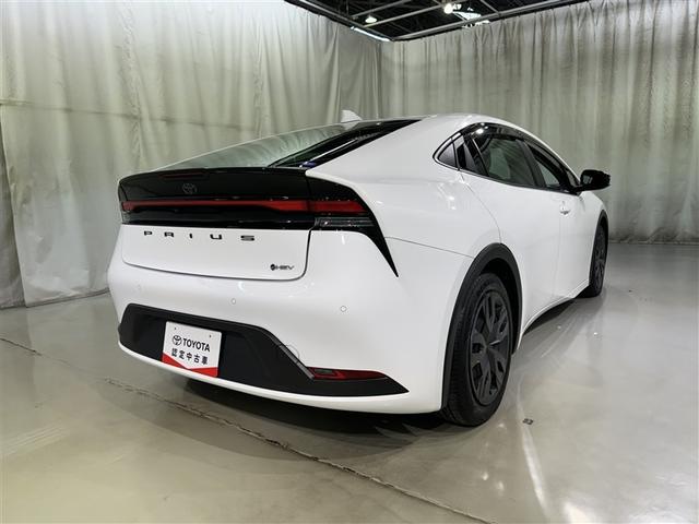 プリウス Ｘ　衝突被害軽減システム　フルセグ　バックカメラ　ＥＴＣ　ミュージックプレイヤー接続可　オートクルーズコントロール　ＬＥＤヘッドランプ　スマートキー　キーレス　ハイブリッド（6枚目）