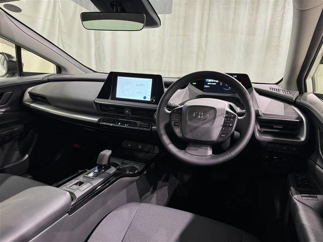 プリウス Ｘ　衝突被害軽減システム　フルセグ　バックカメラ　ＥＴＣ　ミュージックプレイヤー接続可　オートクルーズコントロール　ＬＥＤヘッドランプ　スマートキー　キーレス　ハイブリッド（8枚目）