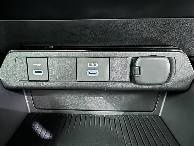 プリウス Ｘ　衝突被害軽減システム　フルセグ　バックカメラ　ＥＴＣ　ミュージックプレイヤー接続可　オートクルーズコントロール　ＬＥＤヘッドランプ　スマートキー　キーレス　ハイブリッド（15枚目）