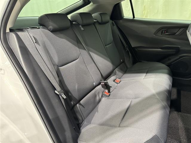 プリウス Ｘ　衝突被害軽減システム　フルセグ　バックカメラ　ＥＴＣ　ミュージックプレイヤー接続可　オートクルーズコントロール　ＬＥＤヘッドランプ　スマートキー　キーレス　ハイブリッド（26枚目）