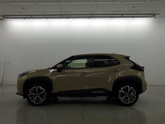 ヤリスクロス ハイブリッドＺ　衝突被害軽減システム　バックカメラ　ＥＴＣ　ドラレコ　ミュージックプレイヤー接続可　電動シート　オートクルーズコントロール　ＬＥＤヘッドランプ　スマートキー　キーレス　ハイブリッド（4枚目）