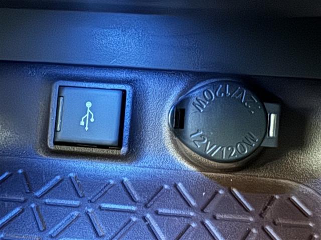 RAV4 G Zパッケージ 衝突被害軽減システム メモリーナビ フルセグ バックカメラ ETC ドラレコ ミュージックプレイヤー接続可 電動シート オートクルーズコントロール LEDヘッドランプ スマートキー キーレス 4WD(20枚目)