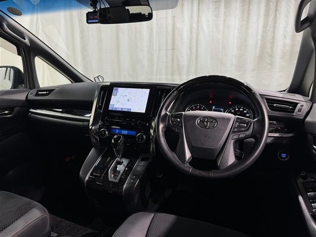 アルファード ２．５Ｓ　タイプゴールド　衝突被害軽減システム　メモリーナビ　バックカメラ　ＥＴＣ　ミュージックプレイヤー接続可　オートクルーズコントロール　ＬＥＤヘッドランプ　両側電動スライド　乗車定員７人　３列シート　スマートキー（9枚目）