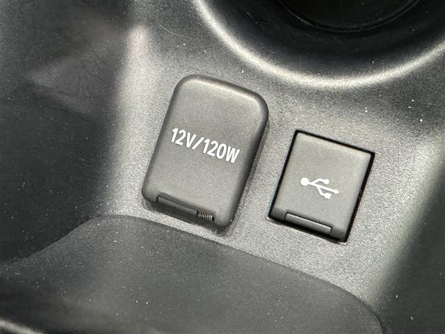 プリウス ＳセーフティプラスＩＩ　衝突被害軽減システム　バックカメラ　ＥＴＣ　ミュージックプレイヤー接続可　オートクルーズコントロール　ＬＥＤヘッドランプ　スマートキー　キーレス　ハイブリッド（18枚目）