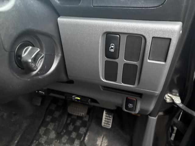 タント カスタムＸリミテッド　スマートキー　片側電動スライド（13枚目）