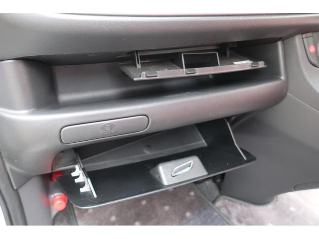 タイプS 4WD スーパーチャージャー HIDヘッド YUPITERUポータブルナビ地デジ 前後2カメラドライブレコーダー ETC オートエアコン 純正15inchアルミ キーレス 赤黒革巻ハンドル&シフトレバ(62枚目)