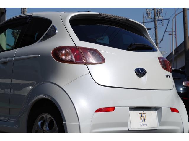 Ｒ１ プレミアムブラックリミテッド　ワンオーナー車　ＨＩＤヘッド研磨クリア塗装済　全車検東京スバル点検整備記録簿付　黒革／パールスエードコンビシート　黒革巻ハンドル＆シフトレバー　アルミペダル　純正１５ＡＷ　キーレス　カロッツェリアナビ（13枚目）