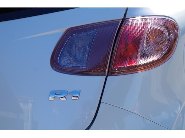 Ｒ１ プレミアムブラックリミテッド　５ＺＩＧＥＮマフラー　ビルシュタインアブソーバー＆ＲＳ－Ｒサスコイル　ＢＢＳ１５ｉｎｃｈアルミ　ＨＩＤヘッド　黒革／パールスエードコンビシート　オートエアコン　アルミペダル　革巻ハンドル＆シフトレバー（15枚目）