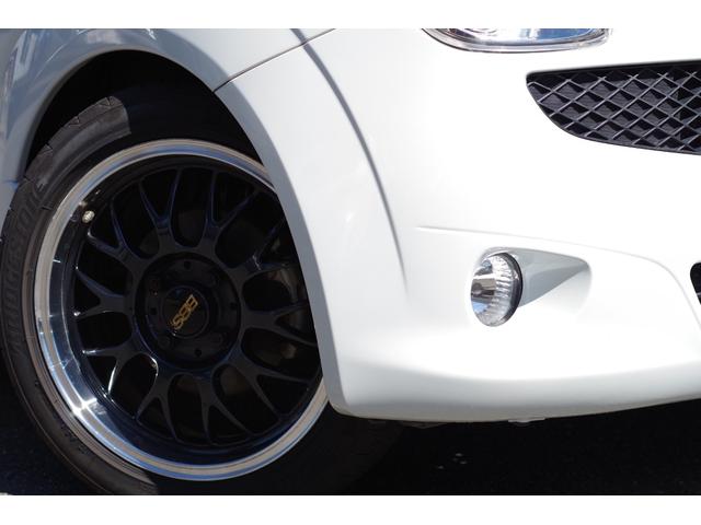 Ｒ１ プレミアムブラックリミテッド　５ＺＩＧＥＮマフラー　ビルシュタインアブソーバー＆ＲＳ－Ｒサスコイル　ＢＢＳ１５ｉｎｃｈアルミ　ＨＩＤヘッド　黒革／パールスエードコンビシート　オートエアコン　アルミペダル　革巻ハンドル＆シフトレバー（26枚目）