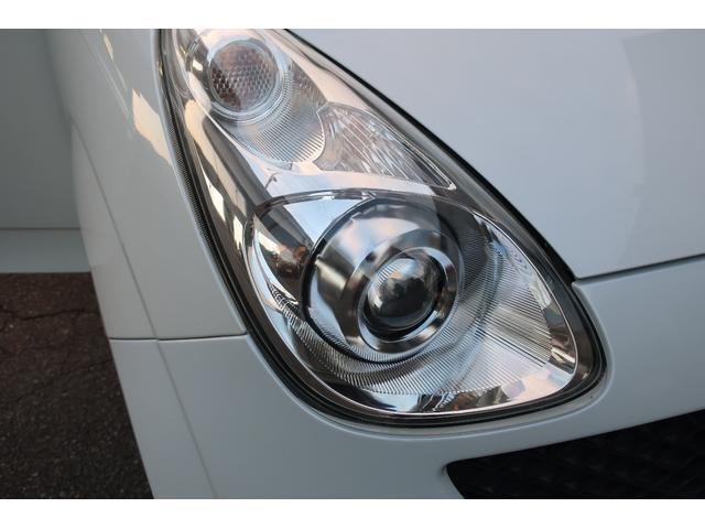 Ｒ１ プレミアムブラックリミテッド　Ｓ　４ＷＤ　スーパーチャージャー　ワンオーナー　７速ｉ－ＣＶＴ　ＨＩＤヘッド　黒革巻ステアリング＆シフトレバー　オートエアコン　純正１５ｉｎｃｈアルミ　スポーツアルミペダル　黒革／パールスエードシート（13枚目）