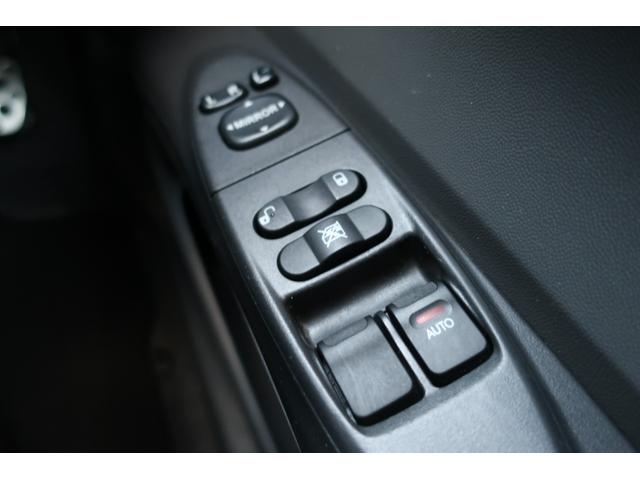Ｒ１ プレミアムブラックリミテッド　Ｓ　４ＷＤ　スーパーチャージャー　ワンオーナー　７速ｉ－ＣＶＴ　ＨＩＤヘッド　黒革巻ステアリング＆シフトレバー　オートエアコン　純正１５ｉｎｃｈアルミ　スポーツアルミペダル　黒革／パールスエードシート（50枚目）