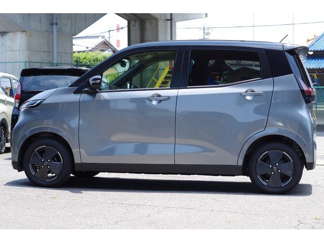 サクラ Ｘ　アラウンドビューモニター　純正９型ＳＤナビ／フルセグＴＶ／Ｂｌｕｅｔｏｏｔｈ／ＤＶＤ／ＣＤ　寒冷地仕様／前席シート＆ステアリングヒーター　ＬＥＤヘッド＆フォグランプ　充電ケーブル付　インテリキー２個（7枚目）