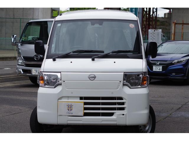 クリッパーＥＶ ４シーター　キーレスエントリーシステム＋プライバシーガラス＋リアアンダーミラー＋充電ＵＳＢポート＋急速充電機能（外部給電機能付）　エコモード　前席シートヒーター　充電ケーブル付　前後センサー　エマブレ　純正マット（4枚目）