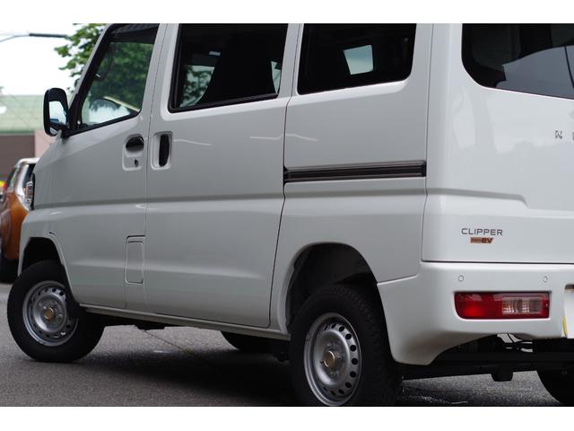 クリッパーＥＶ ４シーター　キーレスエントリーシステム＋プライバシーガラス＋リアアンダーミラー＋充電ＵＳＢポート＋急速充電機能（外部給電機能付）　エコモード　前席シートヒーター　充電ケーブル付　前後センサー　エマブレ　純正マット（12枚目）