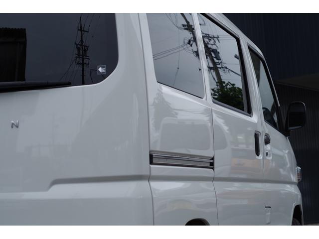 クリッパーＥＶ ４シーター　キーレスエントリーシステム＋プライバシーガラス＋リアアンダーミラー＋充電ＵＳＢポート＋急速充電機能（外部給電機能付）　エコモード　前席シートヒーター　充電ケーブル付　前後センサー　エマブレ　純正マット（19枚目）