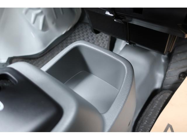 クリッパーＥＶ ４シーター　キーレスエントリーシステム＋プライバシーガラス＋リアアンダーミラー＋充電ＵＳＢポート＋急速充電機能（外部給電機能付）　エコモード　前席シートヒーター　充電ケーブル付　前後センサー　エマブレ　純正マット（45枚目）