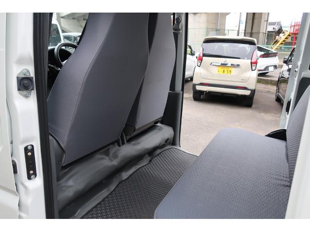 クリッパーＥＶ ４シーター　キーレスエントリーシステム＋プライバシーガラス＋リアアンダーミラー＋充電ＵＳＢポート＋急速充電機能（外部給電機能付）　エコモード　前席シートヒーター　充電ケーブル付　前後センサー　エマブレ　純正マット（62枚目）
