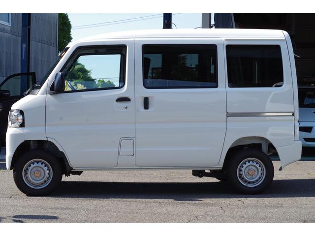 クリッパーＥＶ ４シーター　充電ケーブル　急速充電機能（外部給電機能付）キーレスエントリーシステム＋プライバシーガラス＋リアアンダーミラー＋充電ＵＳＢポート　衝突軽減ブレーキ　エコモード　前席シートヒーター　前後センサー　ＥＴＣ（6枚目）