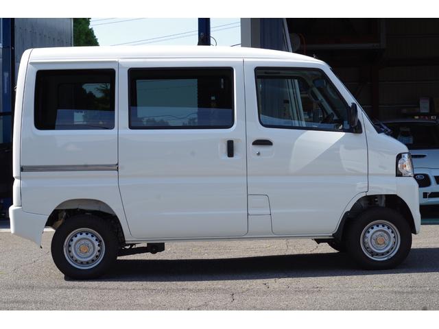 クリッパーＥＶ ４シーター　充電ケーブル　急速充電機能（外部給電機能付）キーレスエントリーシステム＋プライバシーガラス＋リアアンダーミラー＋充電ＵＳＢポート　衝突軽減ブレーキ　エコモード　前席シートヒーター　前後センサー　ＥＴＣ（7枚目）