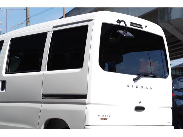 クリッパーＥＶ ４シーター　充電ケーブル　急速充電機能（外部給電機能付）キーレスエントリーシステム＋プライバシーガラス＋リアアンダーミラー＋充電ＵＳＢポート　衝突軽減ブレーキ　エコモード　前席シートヒーター　前後センサー　ＥＴＣ（13枚目）