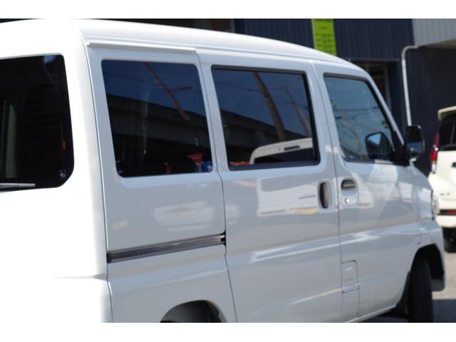 クリッパーＥＶ ４シーター　充電ケーブル　急速充電機能（外部給電機能付）キーレスエントリーシステム＋プライバシーガラス＋リアアンダーミラー＋充電ＵＳＢポート　衝突軽減ブレーキ　エコモード　前席シートヒーター　前後センサー　ＥＴＣ（22枚目）