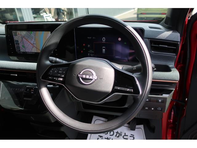 サクラ Ｘ　アラウンドビューモニター／９型純正ナビ／Ｂｌｕｅｔｏｏｔｈ／フルセグ／ＤＶＤ／ＣＤ　インテリキー２個　充電ケーブル付　ＨｉＬｏｗオートＬＥＤヘッド　標識認識／車線逸脱／衝突軽減ブレーキ／踏み間違い防止（7枚目）