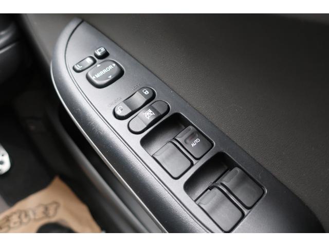 Ｒ２ カスタムタイプＳ　Ｓ　ＨＩＤヘッド研磨クリア塗装　ＷＲブルー同色全塗装　ＳＴｉマフラー　カロッツェリアナビ／フルセグ／Ｂｌｕｅｔｏｏｔｈ／ＤＶＤ／ＣＤ／ＥＴＣ／バックモニター　純正グレー１５ＡＷ　キーレス２個　間欠ワイパー（28枚目）