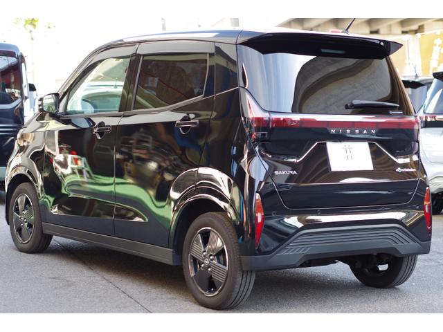 サクラ Ｘ　寒冷地仕様／前席シート＆ステアリングヒーター＆リアヒーター　アラウンドビューモニター　９型ＳＤナビ／フルセグＴＶ／Ｂｌｕｅｔｏｏｔｈ／ＤＶＤ／ＣＤ　ＬＥＤヘッド＆フォグ　インテリキー２個　充電ケーブル（17枚目）