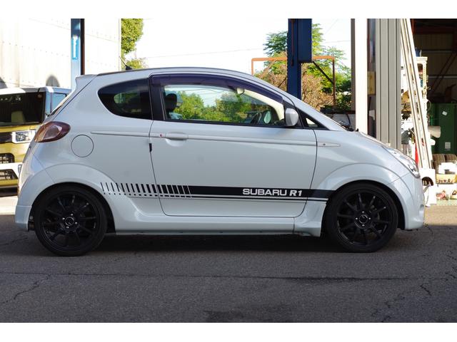 Ｒ１ プレミアムブラックリミテッド　４ＷＤ　パドルシフト　クスコ車高調　ＳＳＲ１６ＡＷ　藤壺マフラー　ＣＡＲＢＩＮＧストラットタワーバー＆リアバランスバー　カーボン調ルーフ　ＨＩＤヘッド研磨クリア塗装　Ｈ２７〜Ｒ７車検時点検記録簿付（6枚目）