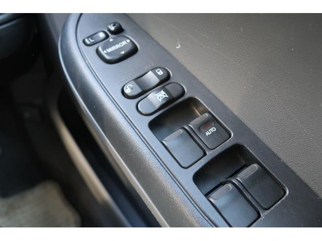 Ｒ２ タイプＳ　ワンオーナー　ＨＩＤヘッド研磨クリア塗装　ナビ／地デジ／ＤＶＤ／ＣＤ／ＥＴＣ　オートエアコン　スポーツアルミペダル　キーレス　革巻ハンドル＆シフトレバー　タイミングベルト＆ウォーターポンプ交換納車（27枚目）