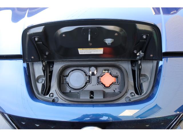 リーフ Ｘ　Ｖセレクション　ワンオーナープロパイロット　アラウンドビューＭ　コネクトナビ／フルセグＴＶ／Ｂｌｕｅｔｏｏｔｈ／ミラーリング／ＨＤＭＩ／ＵＳＢ／ＥＴＣ２．０　インテリキー２個　寒冷地仕様／全席シート＆ハンドルヒーター（6枚目）