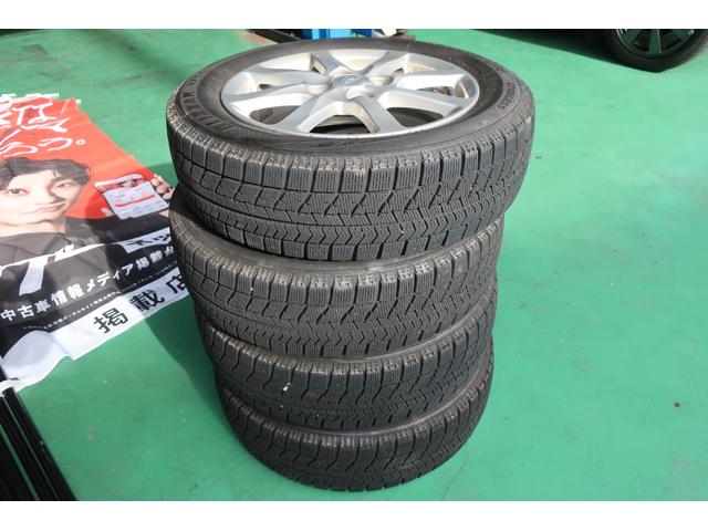 ムーヴ カスタム　Ｘ　ワンオーナー　ディスチャージヘッド　フォグ　プッシュスタート　社外アルミ　純正アルミ＋スタッドレスタイヤセット　オートエアコン　全車検点検整備記録簿　リアルーフスポイラー　純正マット＆ドアバイザー（10枚目）