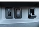 ４シーター　充電ケーブル　急速充電機能（外部給電機能付）キーレスエントリーシステム＋プライバシーガラス＋リアアンダーミラー＋充電ＵＳＢポート　衝突軽減ブレーキ　エコモード　前席シートヒーター　前後センサー　ＥＴＣ（52枚目）