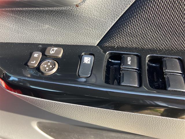 ワゴンＲ ２０周年記念車　ＥＴＣ　ナビ　ＴＶ　衝突被害軽減システム　オートライト　ＨＩＤ　スマートキー　アイドリングストップ　電動格納ミラー　シートヒーター　ベンチシート　ＣＶＴ　盗難防止システム　ＡＢＳ　ＥＳＣ　ＣＤ　ＵＳＢ（11枚目）