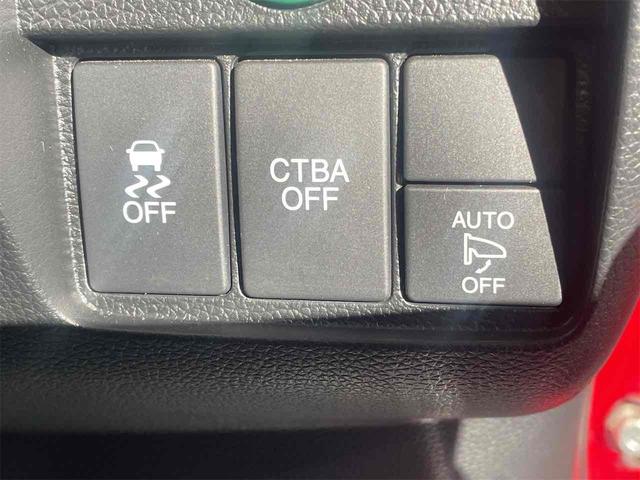 Ｎ－ＯＮＥ プレミアム　ＳＳパッケージ　ＥＴＣ　バックカメラ　ナビ　ＴＶ　衝突被害軽減システム　ＨＩＤ　スマートキー　アイドリングストップ　電動格納ミラー　シートヒーター　ベンチシート　ＣＶＴ　盗難防止システム　ＡＢＳ　ＥＳＣ　ＣＤ（8枚目）