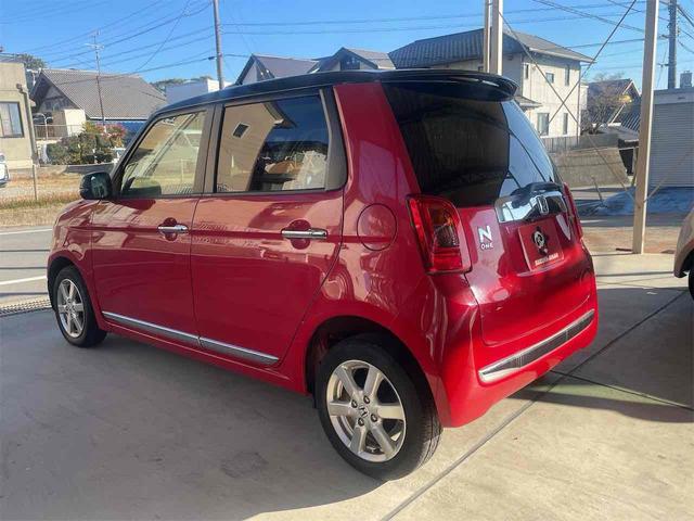 Ｎ－ＯＮＥ プレミアム　ＳＳパッケージ　ＥＴＣ　バックカメラ　ナビ　ＴＶ　衝突被害軽減システム　ＨＩＤ　スマートキー　アイドリングストップ　電動格納ミラー　シートヒーター　ベンチシート　ＣＶＴ　盗難防止システム　ＡＢＳ　ＥＳＣ　ＣＤ（16枚目）