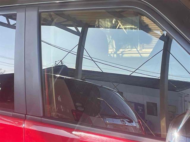 Ｎ－ＯＮＥ プレミアム　ＳＳパッケージ　ＥＴＣ　バックカメラ　ナビ　ＴＶ　衝突被害軽減システム　ＨＩＤ　スマートキー　アイドリングストップ　電動格納ミラー　シートヒーター　ベンチシート　ＣＶＴ　盗難防止システム　ＡＢＳ　ＥＳＣ　ＣＤ（23枚目）