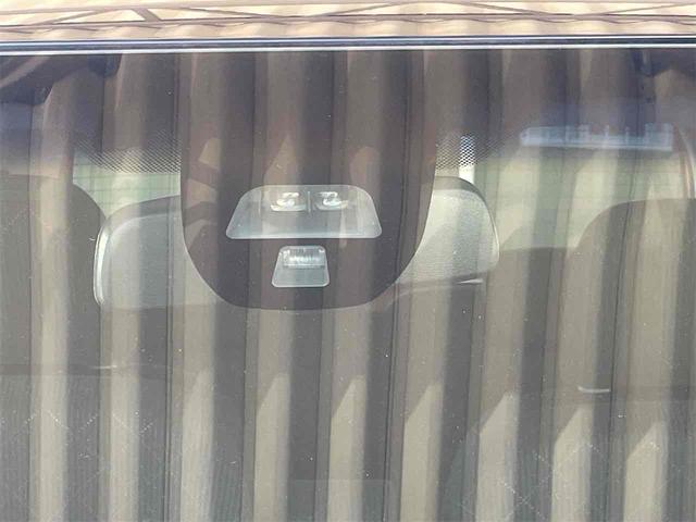 Ｎ－ＯＮＥ プレミアム　ＳＳパッケージ　ＥＴＣ　バックカメラ　ナビ　ＴＶ　衝突被害軽減システム　ＨＩＤ　スマートキー　アイドリングストップ　電動格納ミラー　シートヒーター　ベンチシート　ＣＶＴ　盗難防止システム　ＡＢＳ　ＥＳＣ　ＣＤ（24枚目）