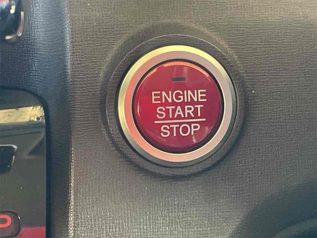 Ｎ－ＯＮＥ プレミアム　ＳＳパッケージ　ＥＴＣ　バックカメラ　ナビ　ＴＶ　衝突被害軽減システム　ＨＩＤ　スマートキー　アイドリングストップ　電動格納ミラー　シートヒーター　ベンチシート　ＣＶＴ　盗難防止システム　ＡＢＳ　ＥＳＣ　ＣＤ（31枚目）