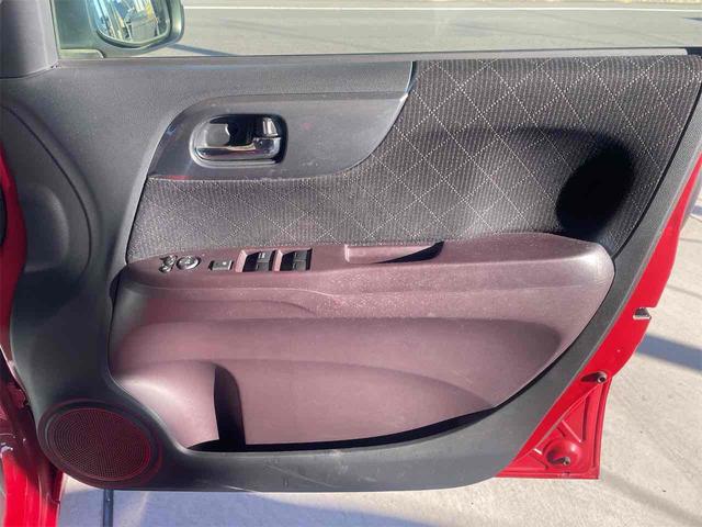 Ｎ－ＯＮＥ プレミアム　ＳＳパッケージ　ＥＴＣ　バックカメラ　ナビ　ＴＶ　衝突被害軽減システム　ＨＩＤ　スマートキー　アイドリングストップ　電動格納ミラー　シートヒーター　ベンチシート　ＣＶＴ　盗難防止システム　ＡＢＳ　ＥＳＣ　ＣＤ（44枚目）