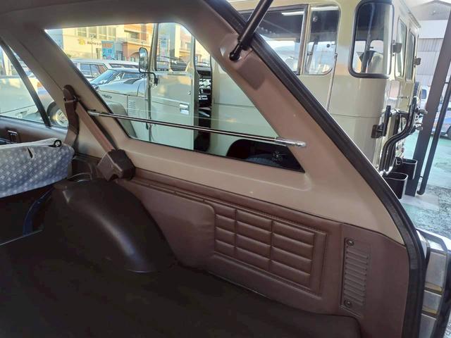 セドリックバン 　４ナンバー　　レザーシート　５人乗り（46枚目）