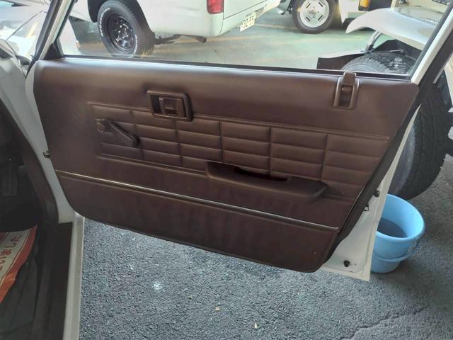 セドリックバン 　４ナンバー　　レザーシート　５人乗り（66枚目）