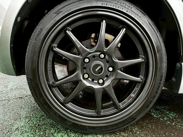 スイフトスポーツ ベースグレード 5次元17アルミ ETC パドルシフト スマートキー 新車保証書 禁煙 HIDヘッド(17枚目)