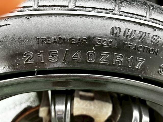 スイフトスポーツ ベースグレード 5次元17アルミ ETC パドルシフト スマートキー 新車保証書 禁煙 HIDヘッド(20枚目)