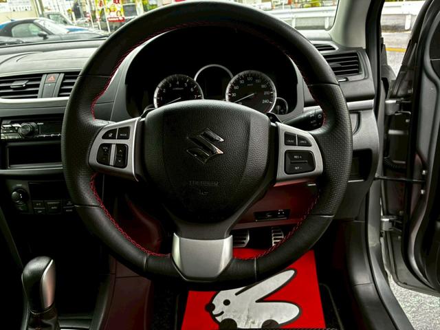 スイフトスポーツ ベースグレード 5次元17アルミ ETC パドルシフト スマートキー 新車保証書 禁煙 HIDヘッド(23枚目)