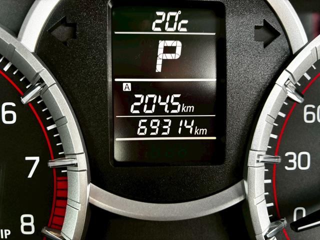 スイフトスポーツ ベースグレード 5次元17アルミ ETC パドルシフト スマートキー 新車保証書 禁煙 HIDヘッド(31枚目)