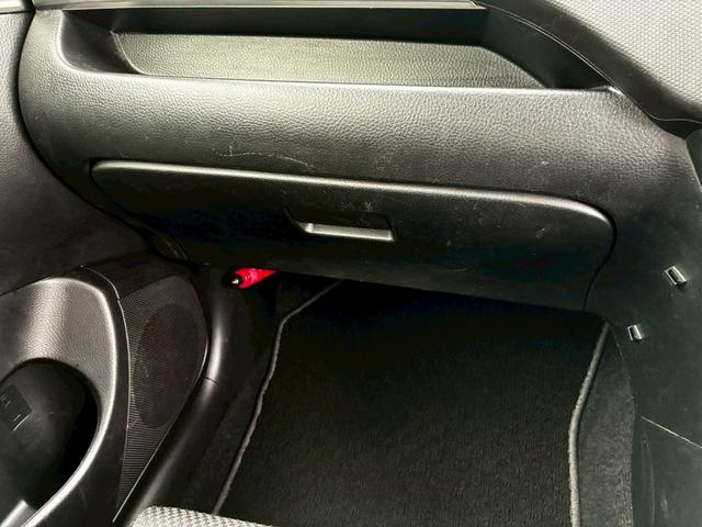 スイフトスポーツ ベースグレード 5次元17アルミ ETC パドルシフト スマートキー 新車保証書 禁煙 HIDヘッド(34枚目)